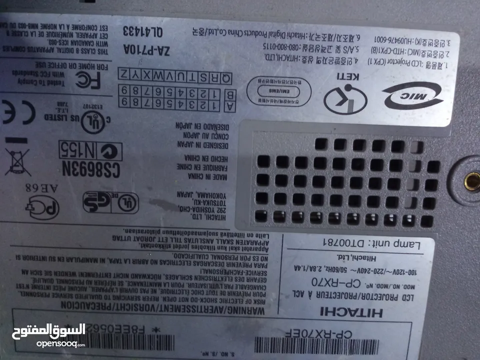 بروجكتر هيتاشيVGA موديلcpRx70....2000لومنس به مدخلAV.......VGA