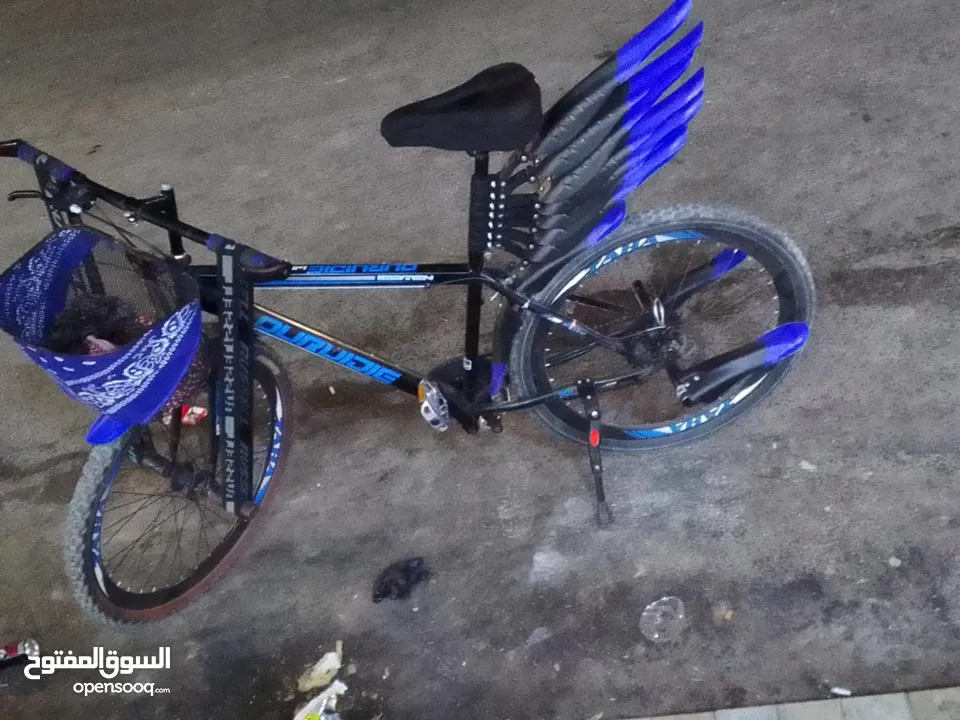 بيع بسكليت بحاله جيده جدااا اللون اسود وازرق واضح بالصوره غيارات شغاله وبرك شغال 100%