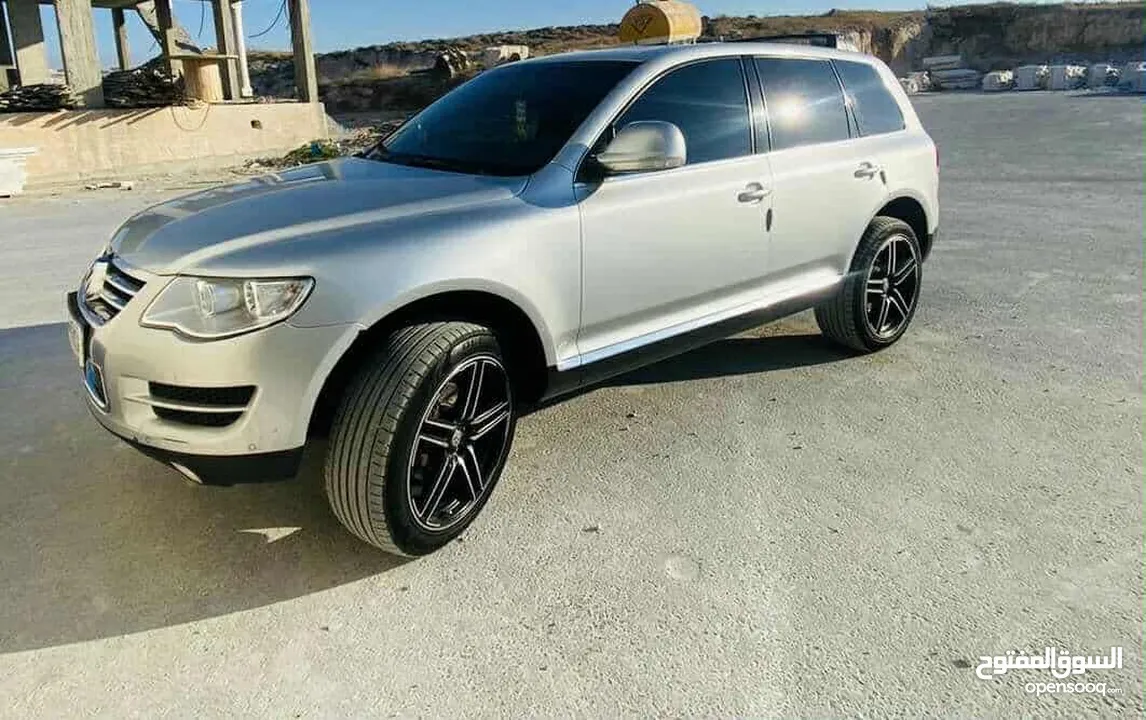 طوارق 2010 4×4 فتحة سقف ماتور 3000 ديزل