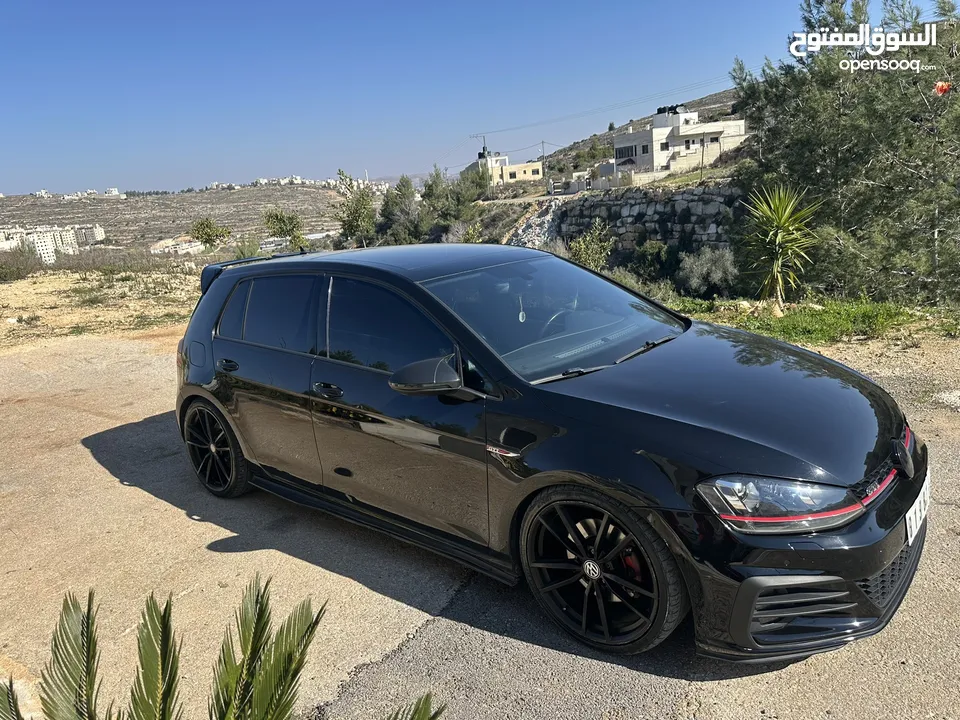 Golf gti MK7 يد أولى  عداد اصلي  لا يوجد فيها ضربات