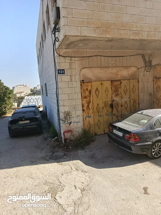 مخزن تجاري للبيع خلو بالقرب من بريد بيتونيا
