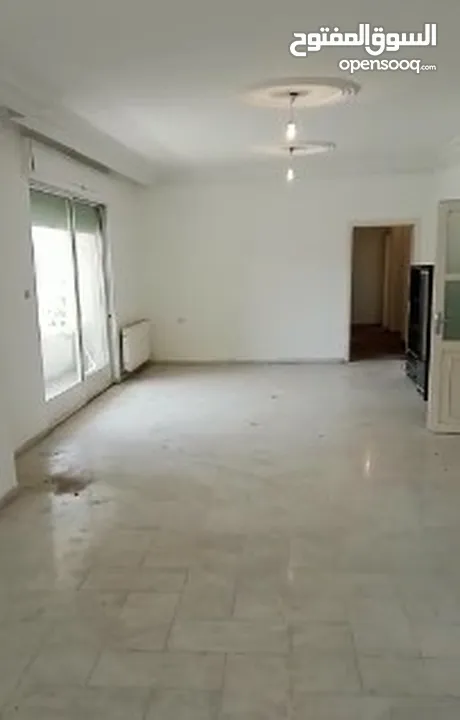 شقة طابقية للبيع في ام اذينة الشرقي - ref : 14475