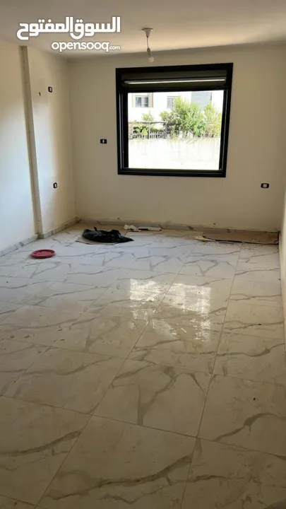 شقة للبيع تقع بين عين مصباح والطيرة موقع مميز واصلها جميع الخدمات