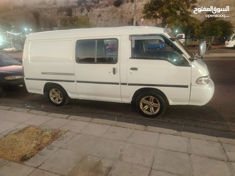 باص هونداي H100 فان 2001
