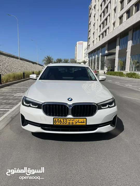 BMW 520i 2023 GCC  بي ام دبليو 520 وكالة الجنيبي تحت الضمان