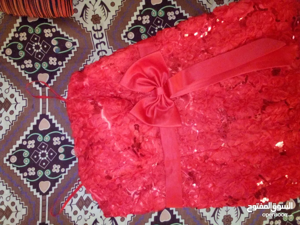 فستان احمر المناسبات
