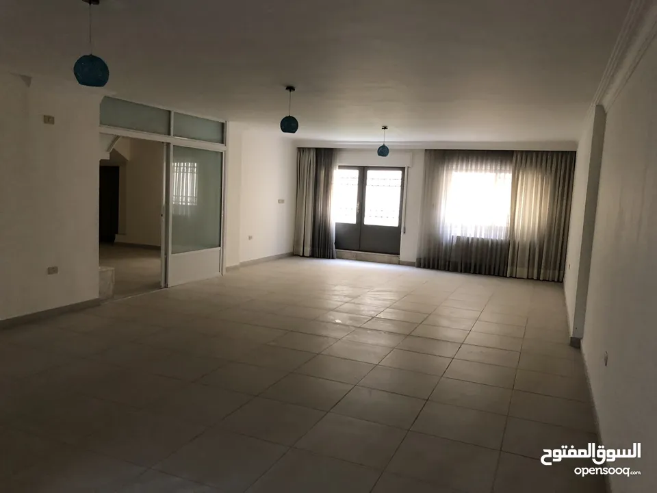 فيلا في عبدون للايجار  Villa For Rent At Abdoun