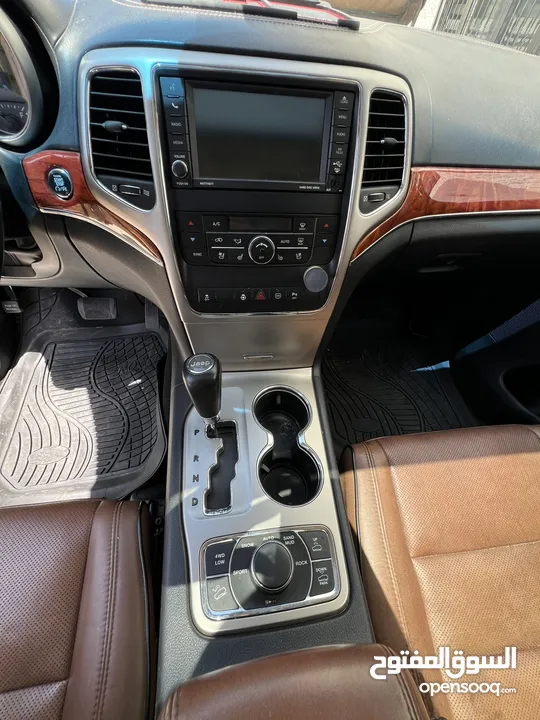 Jeep Grand Cherokee OverLand 2011 للبيع