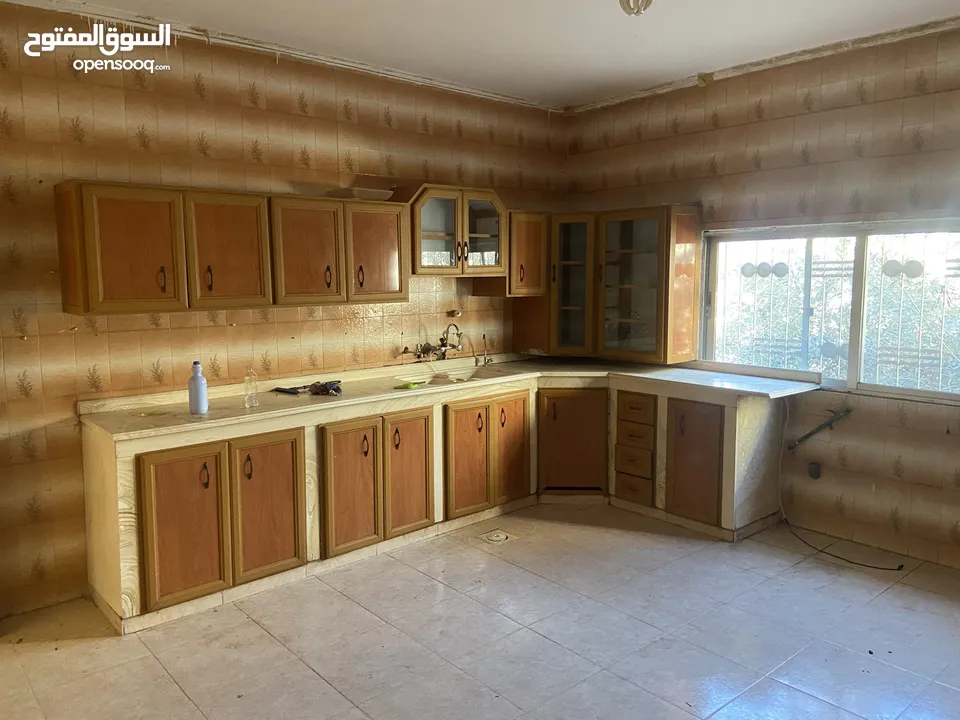 منزل مستقل للايجار جبل الاميره رحمه بجانب مدرسة عمر بن الخطاب