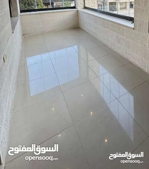شقة طابقية - الصويفية - 3نوم 1ماستر - 240م - قرب الخدمات العامة