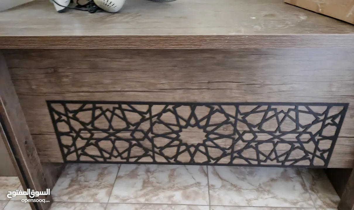 اثاث مكتبي كامل بحالة جيدة للبيع