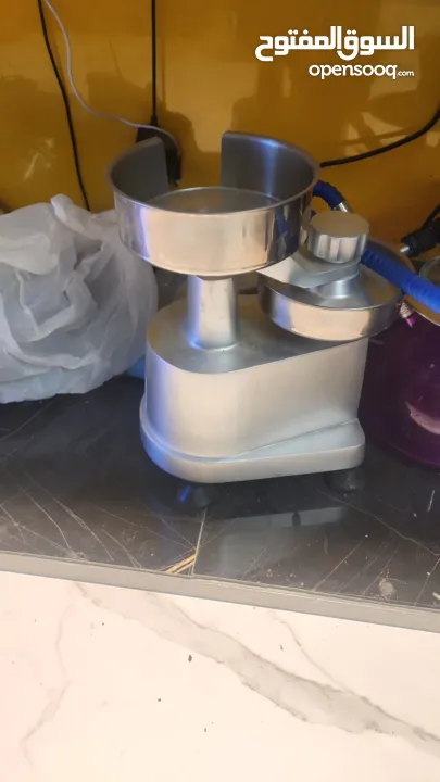 معدات مطعم برجر شبه جديد