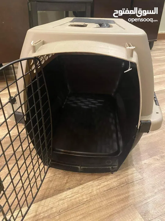 Small sized dog crate and travel bag