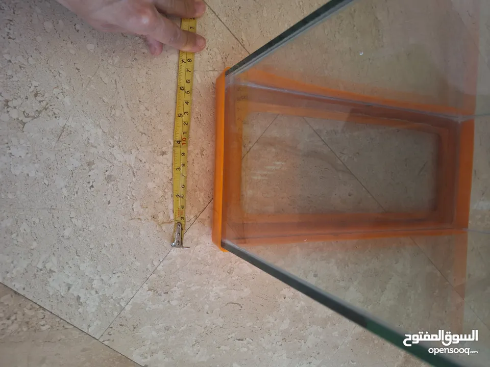 fish tank  حوض سمك مستخدم استخدام يوم واحد فقط  القياسات موضحه في الصوره  زجاج