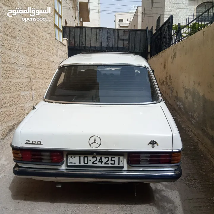 مرسيدس e200 لف (التواصل على الرقم الموجود داخل الاعلان فقط )