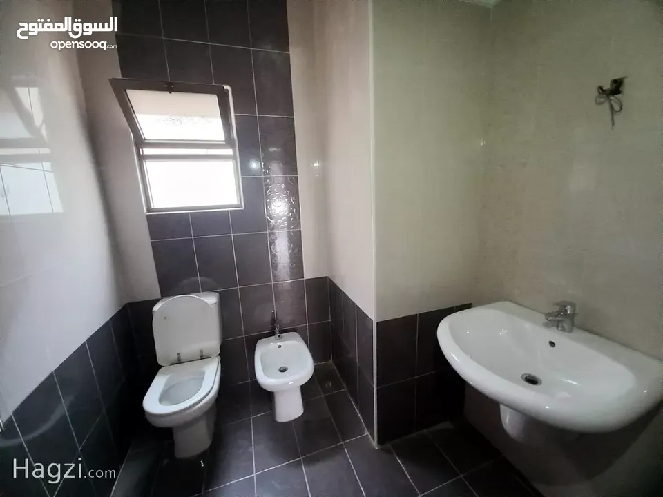 شقة فارغة بسعر مميز للبيع في مرج الحمام  ( Property ID : 30771 )