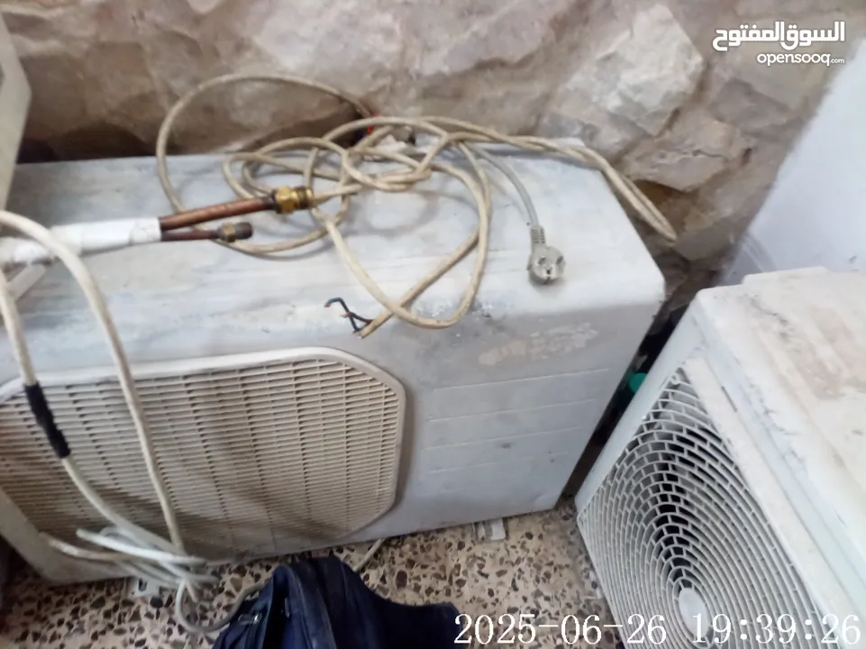 مكيفات عادي نظيف جدا وانواع ممتازه جدا كامل اغراضو وغازو فل مواسير جداد ريموت موجود وسلك كنترول موجو