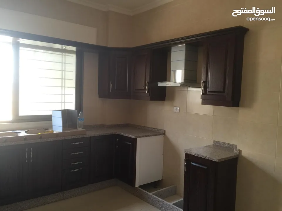 شقه غير مفروشه للبيع في طريق المطار ( Property 40590 ) سنوي فقط