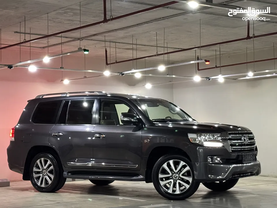 Toyota Land Cruiser 2016 VX-S بحالة الوكالة