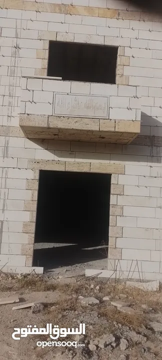 عماره سكنيه في صالحية العابد مكونه من أربع طوابق  وكراج وبئر ماء 60 متر وكوشان مستقل جميع الخدمات