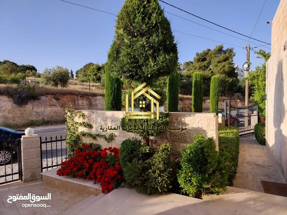 فيلا فاخرة مفروشة / مميزة بإطلالات رائعة اعلان رقم ( V10 )