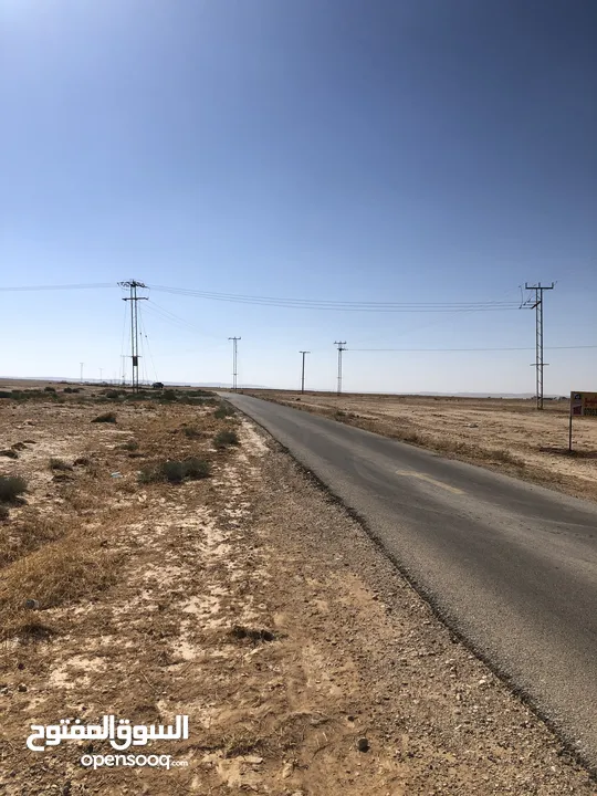 في قرية القنيطرة على الشارع المعبد مباشرة كهرباء على امتداد الشارع / مشروع مميز من المالك مباشرة