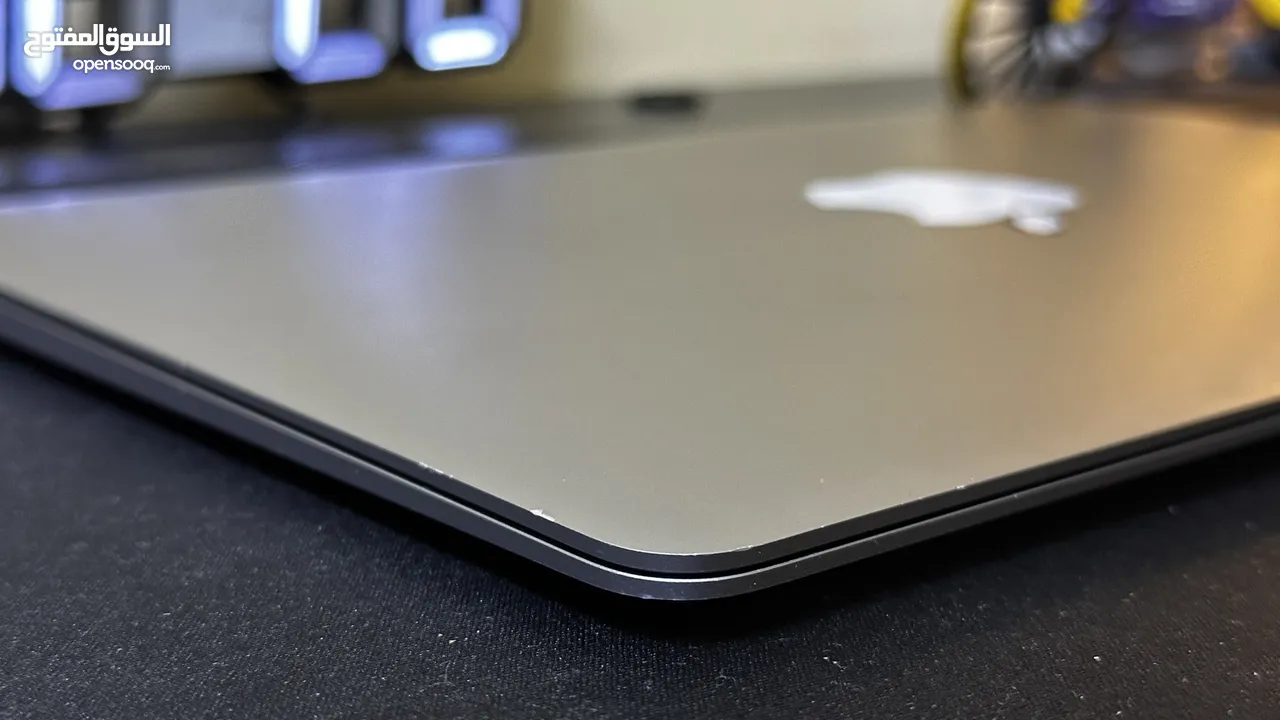 لابتوب Apple Macbook Air M1 بحالة جيدة جدًا