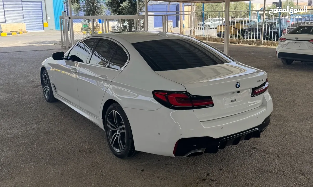 Bmw 530 e 2021 plug-in غير مكمركة