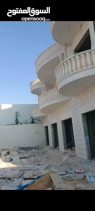 ارض مع عقار للبيع