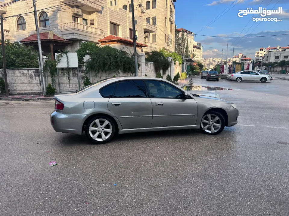 سوبارو بي فور مميزه