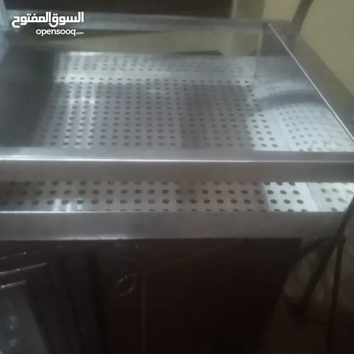 معدات وخط إنتاج مشغل دوناتس للبيع في عمان قابل للتفاوض للمهتمين فقط