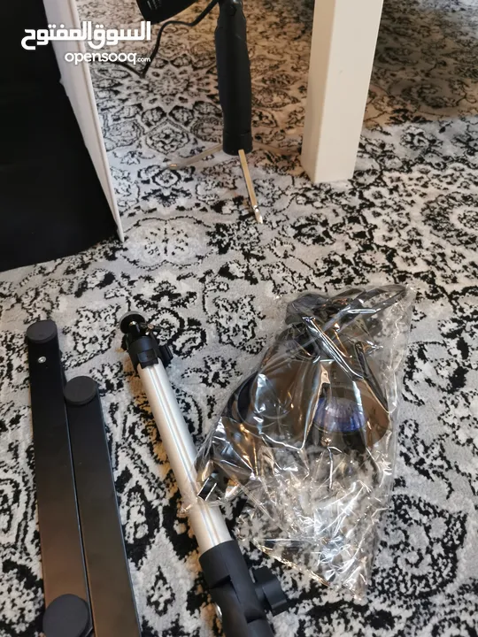 بوكس تصوير مع اضائه احترافي مع كامل معداته غير مستخدم