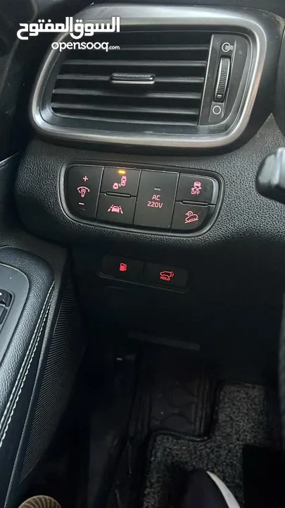 سونتو.  فللللللل. مع. فتخه. 4/4. ههدبزك. كهوباء. دبه. كهوباء. كاميرات. بسعررررررررر. طحن. طحن.