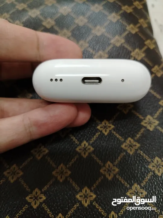 Airpods pro 2 منفد تايبسي