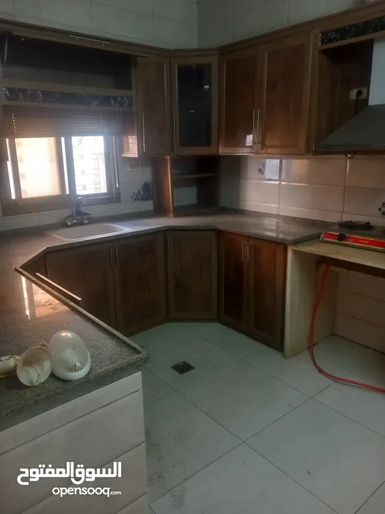 شقه للعرسان غرفتين وصاله موقع مميز