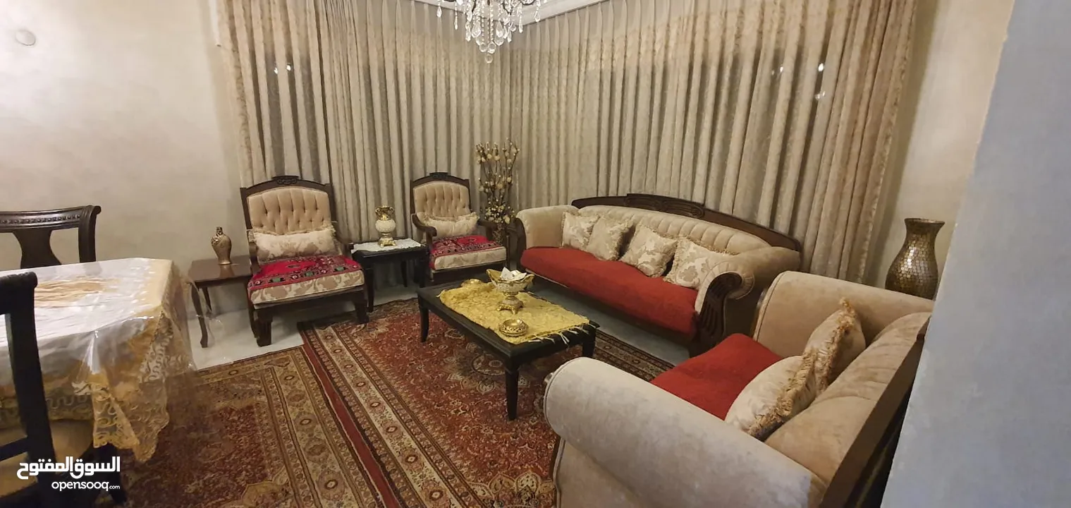 شقة مفروشة للبيع ومن المالك مباشرة  وجميع الخدمات متوفرة  عمان / الجاردنز