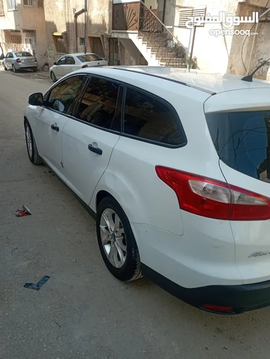 فورد فوكس 2012  قوة المحرك 1600 عداد السياره 170 الف يد ثانيه   سعر على كاش 35