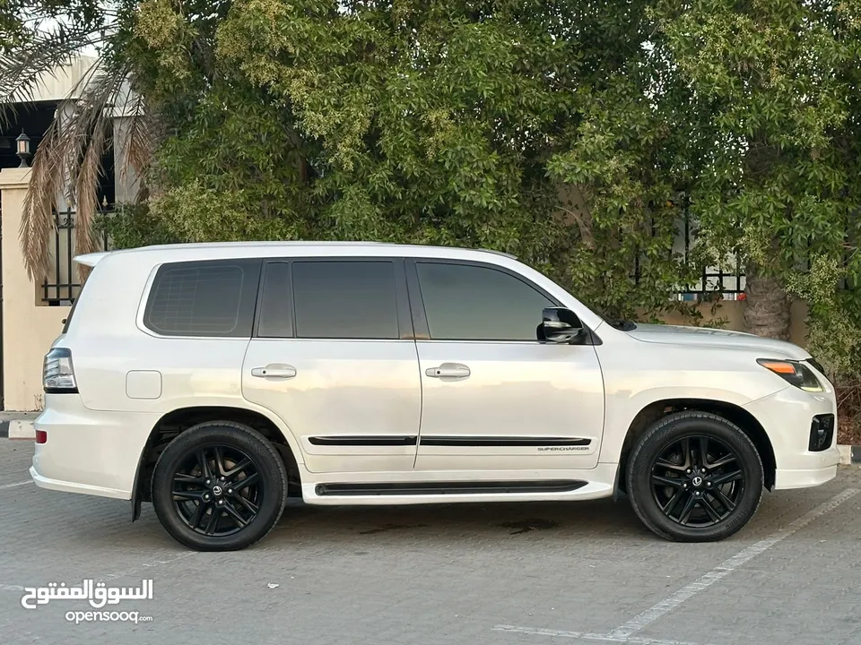 لكزس LX570 كت سوبر شارج 2009 خليجي