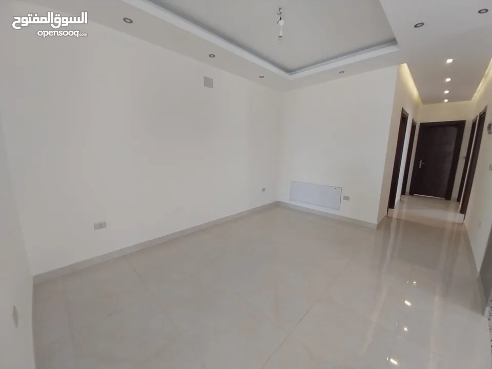 شقة غير مفروشة للإيجار ( Property 38686 ) سنوي فقط