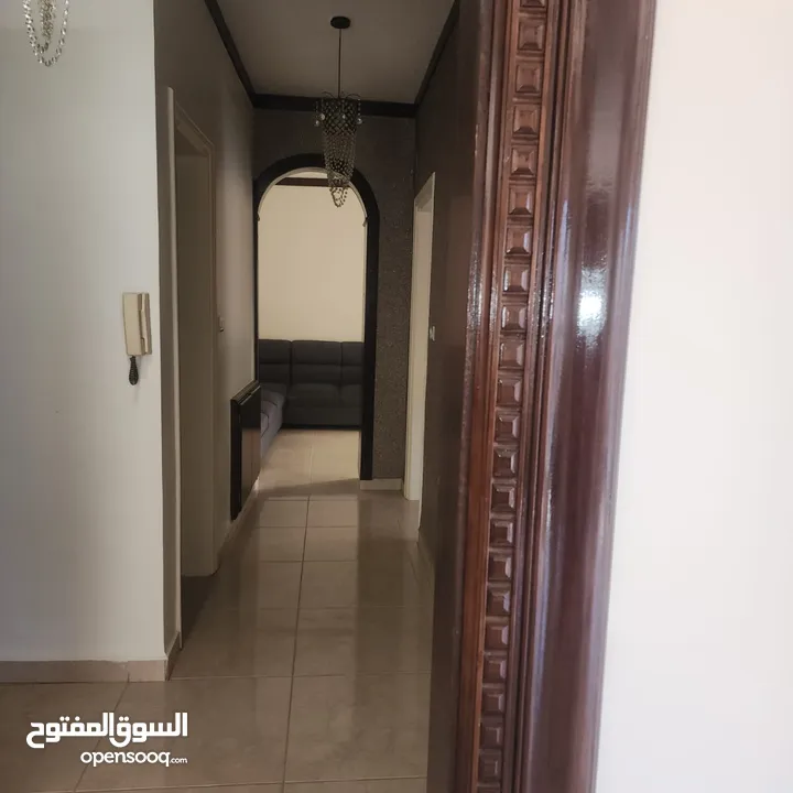 شقة نصف مفروشة للإيجار بالقرب من رئاسة الوزراء ref : 14344