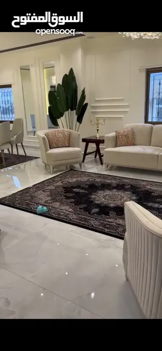 عمارة عائلية للبيع ام اذينه الجنوبي منطقه فلل بسعر مناسب جدا