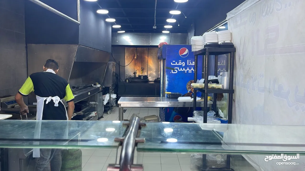 مطعم شعبي وتواصي زررب ومناسف متميز بموقع استراتيجي بقلب شفابدران