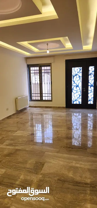 شقة لقطة حقيقية للبيع اجمل مناطق الجبيهة قرب جامعة الاميرة سمية ومن المالك بسعر مغري