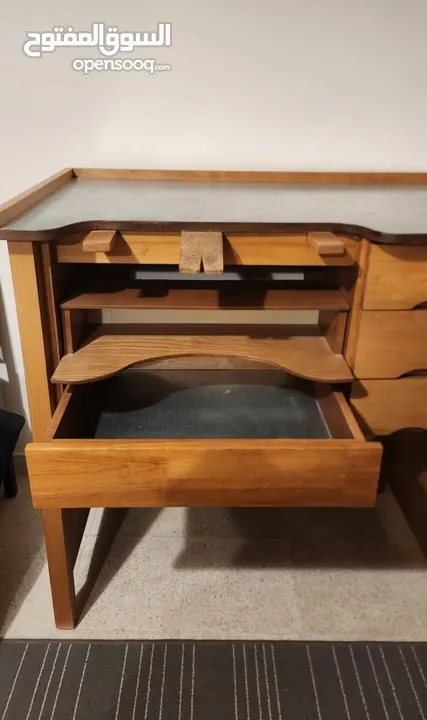 Jewelry Making bench/desk مكتب صنع المجوهرات