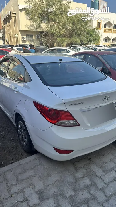 Hyundai accent 2015