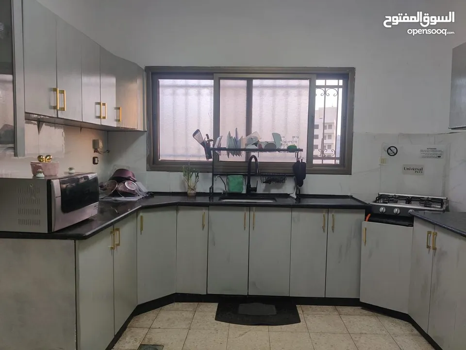 شقة للبيع بطولكرم البلد بسعر مغري ومساحة كبيرة