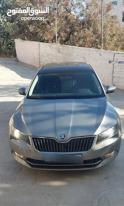 اسكودا سوبير بنزين 2018 قوه 2000 4x4 قوه 280حصان بانوراما  نقطه عمياء خروج عن المسار فل الفل بصمه