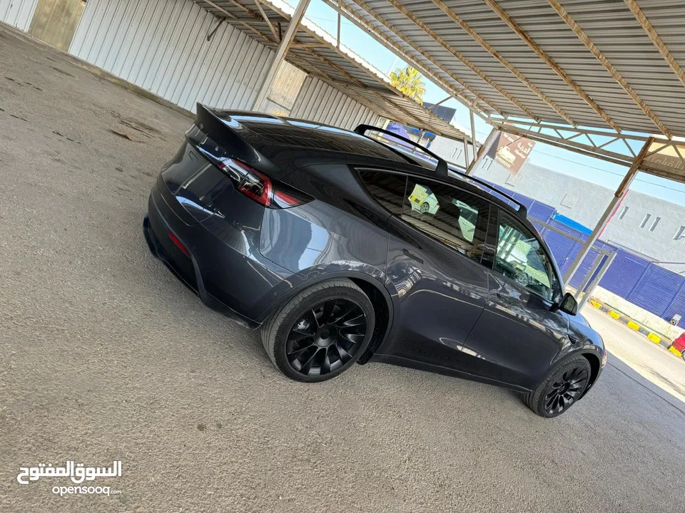 Tesla Model Y 2021 Long Range Dual Motor   B+جمرك جديد ، فحص كامل اوتوسكور