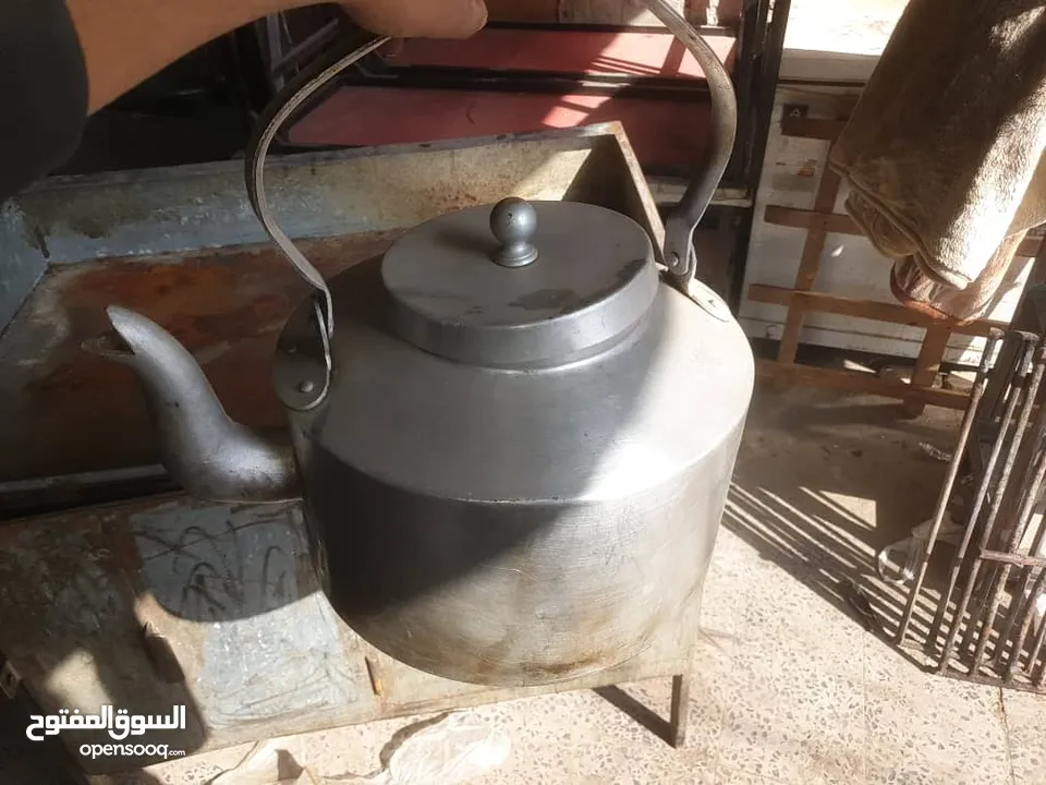 معدات مطعم متنوعه مستخدم نظيف للبيع اغلب المعدات جديده ولم يتم استخدامها وبحاله ممتازه والسعر مغري
