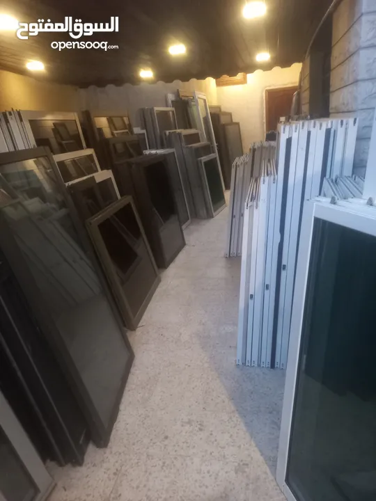 عاااالم المستعمل جميع انواع الشبابيك المنيوم والبوابالخشب والحديد والمطابخ